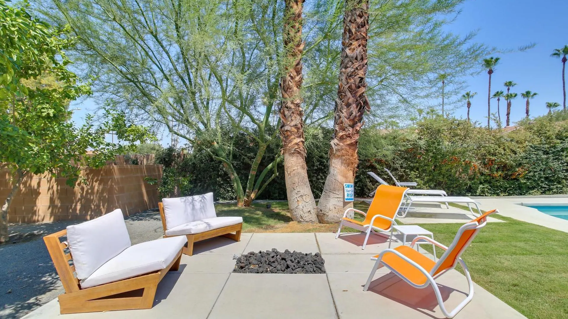 Funky Palm Springs Paradise Near Golf Courses