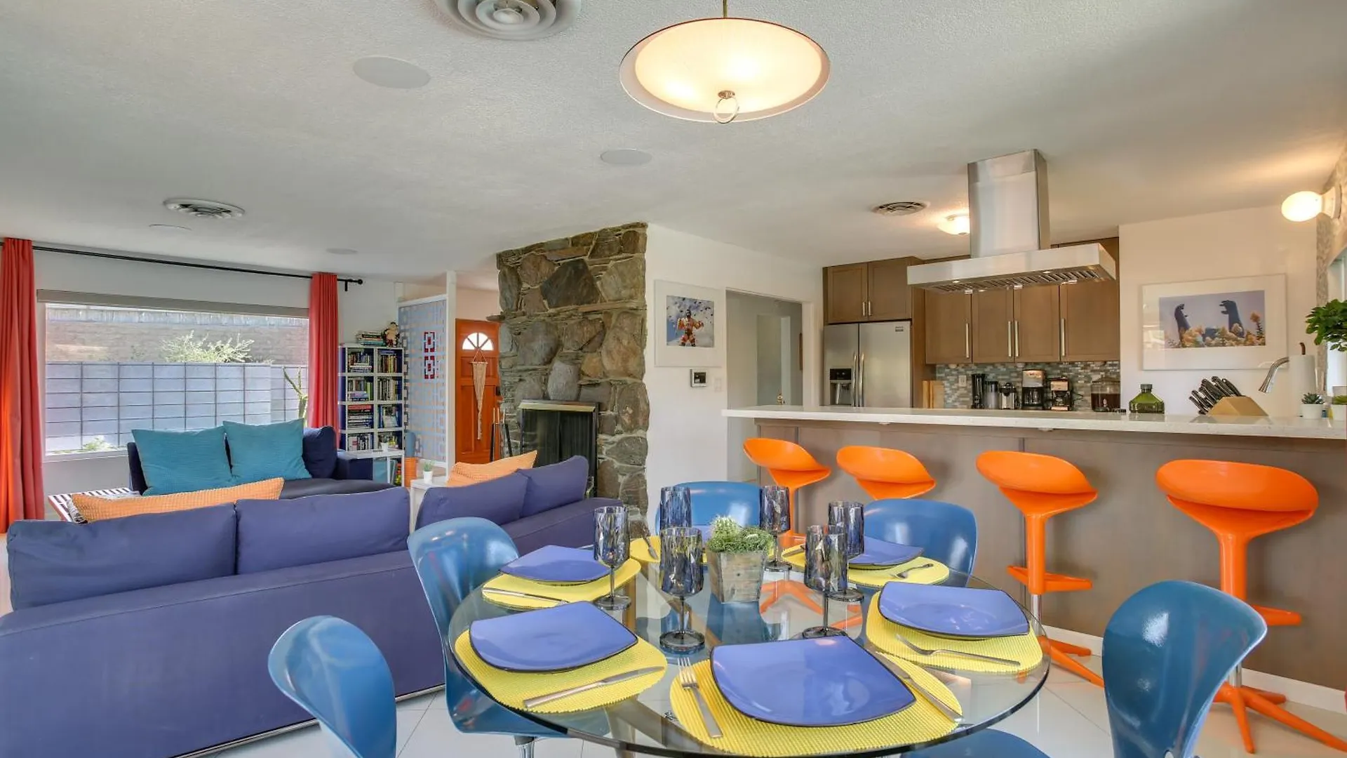 Funky Palm Springs Paradise Near Golf Courses USA